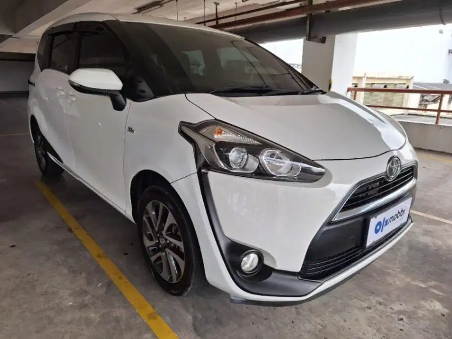 PROMO Toyota Sienta 1.5 V Bensin-AT 2017 TOL B