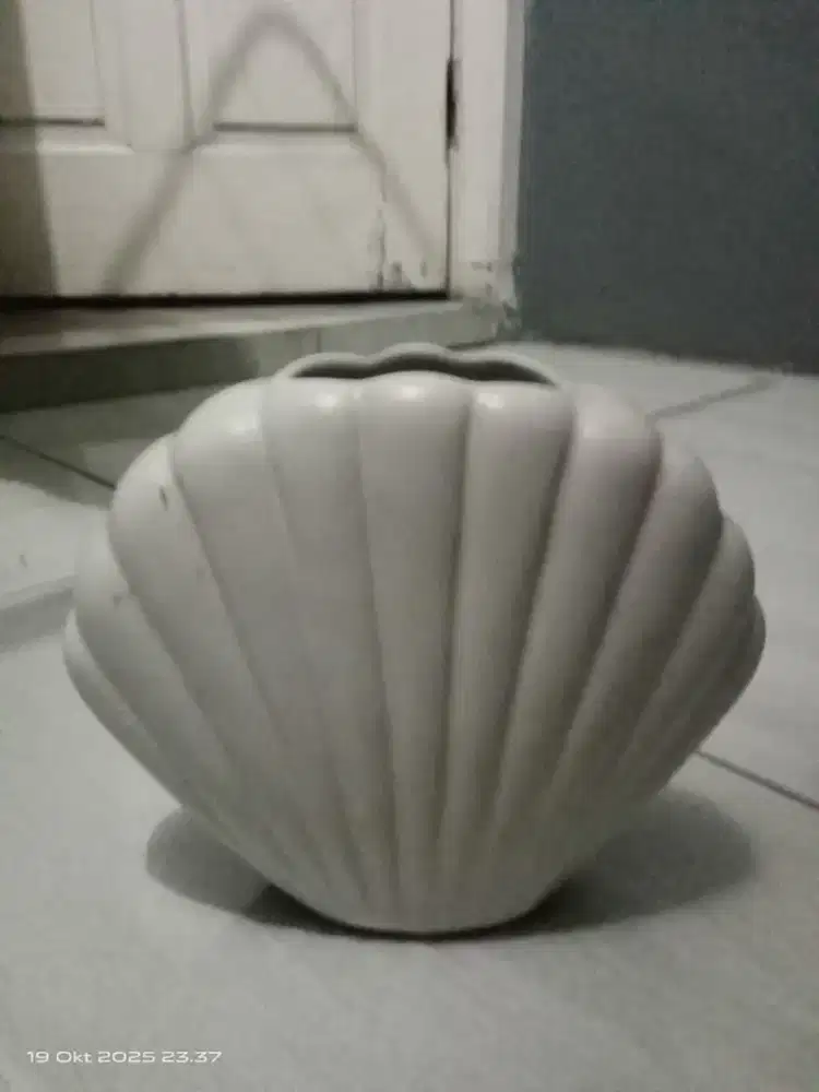 tempat pulpen bentuk kerang INFORMA
