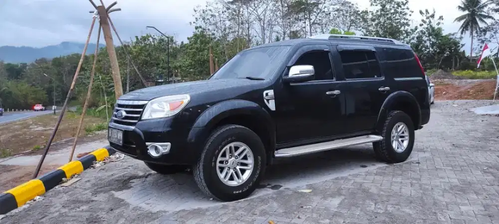 Jual Mobil Ford Everest 2011, Manual, Solar, Tangan 1 Dari Baru.