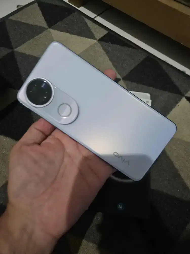 Vivo V50 5G 12/256gb