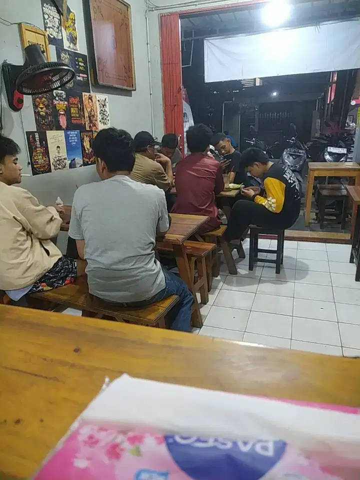Cari bos baru yg minat usaha warkop