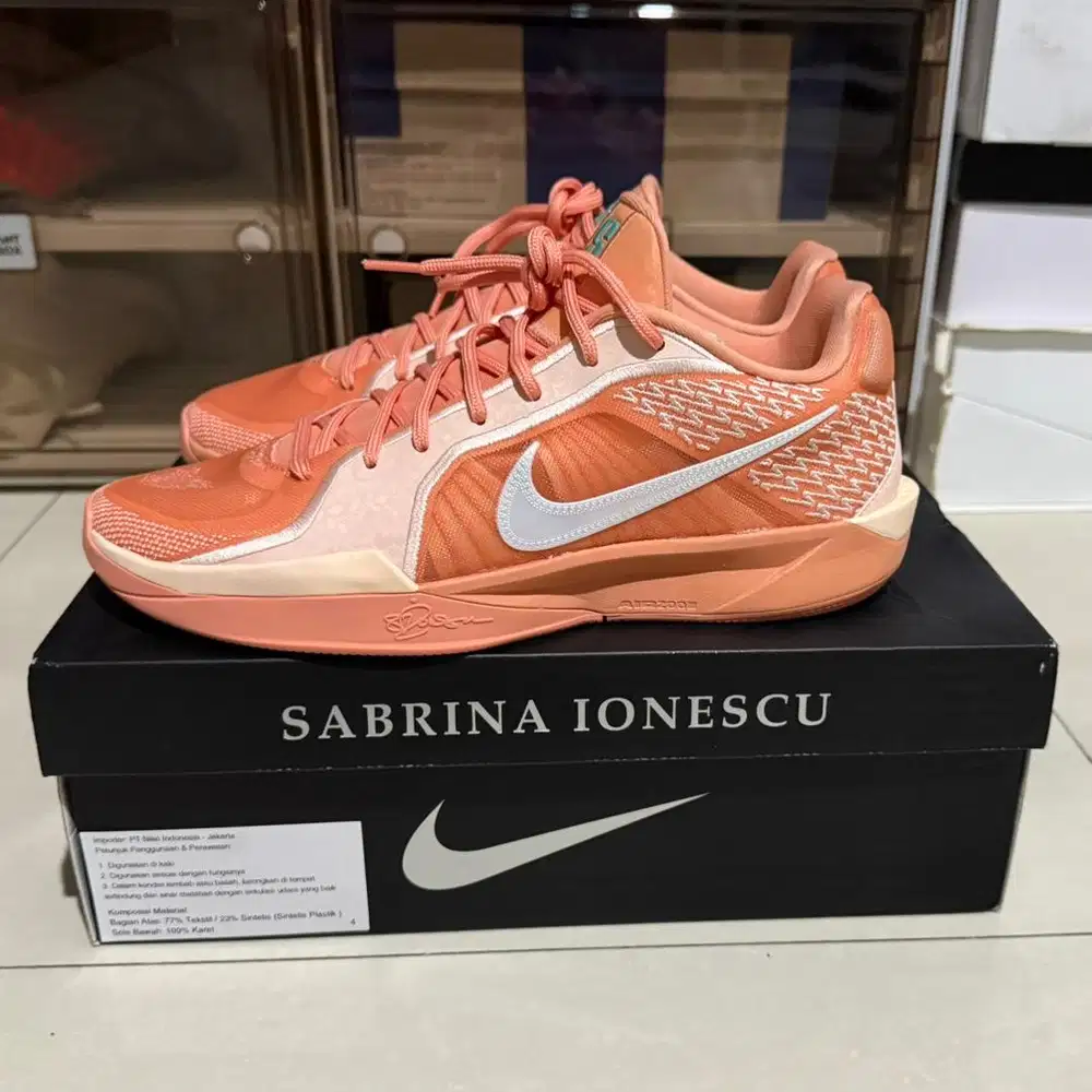 Sepatu basket nike sabrina2 peach eur45. NEW Baru BNIB. original