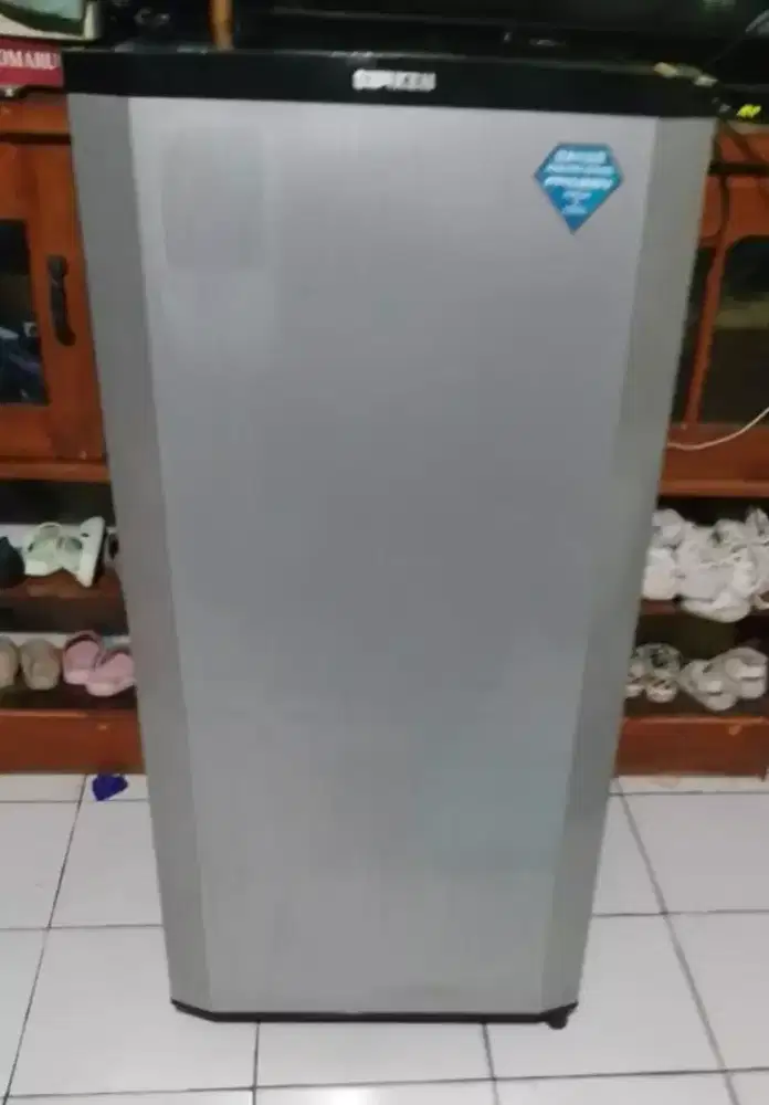 Kulkas SANKEN 1 pintu catik super beku normal banget