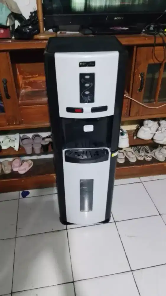 Dispenser galon bawah miyako panas dingin normal semua