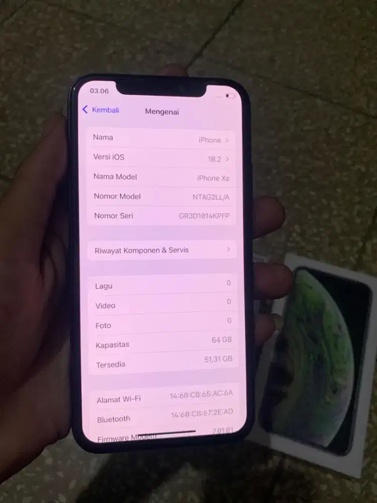 iPhone xs 64gb .