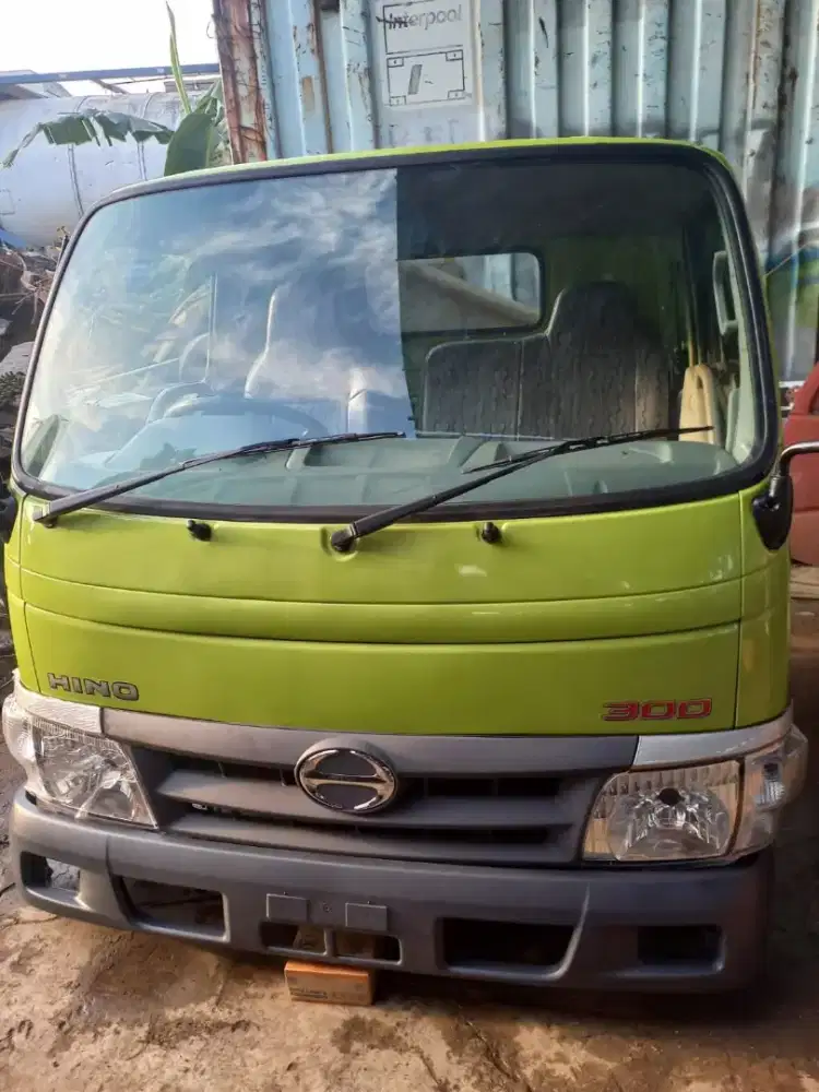 Kabin hino dutro ori copotan