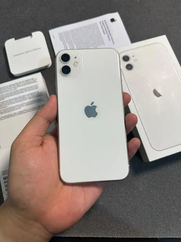 IPHONE 11 64 gb putih ibox