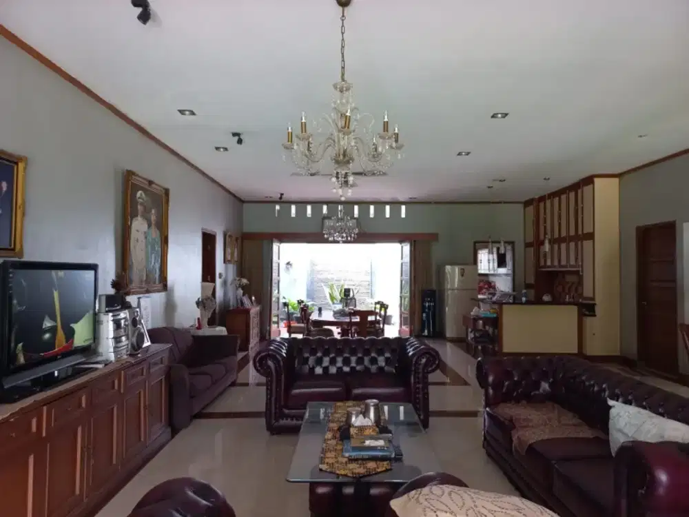 Dijual cepat rumah ASRI, di perumahan Kartika Jaya, Ceger, Bambu Apus Jkt Timur 1817 m2, Rp.11,8 M