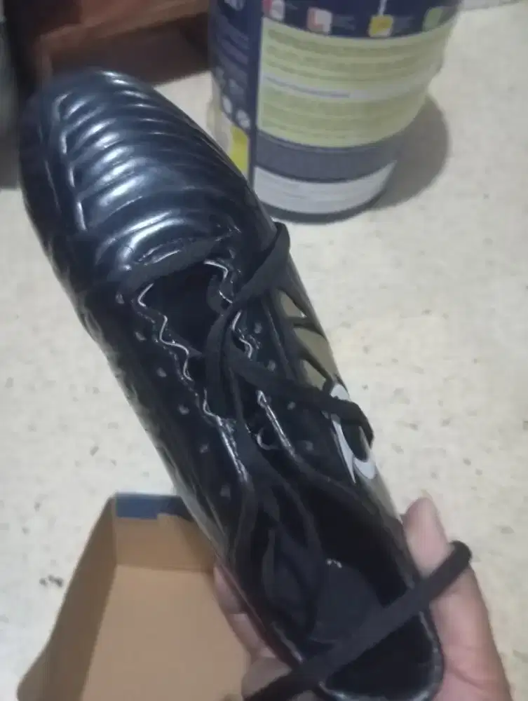 Sepatu bola sz 37 di jual