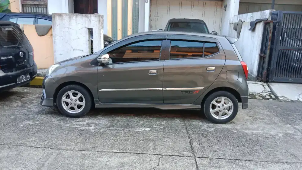 Toyota agya 2015 matic trd