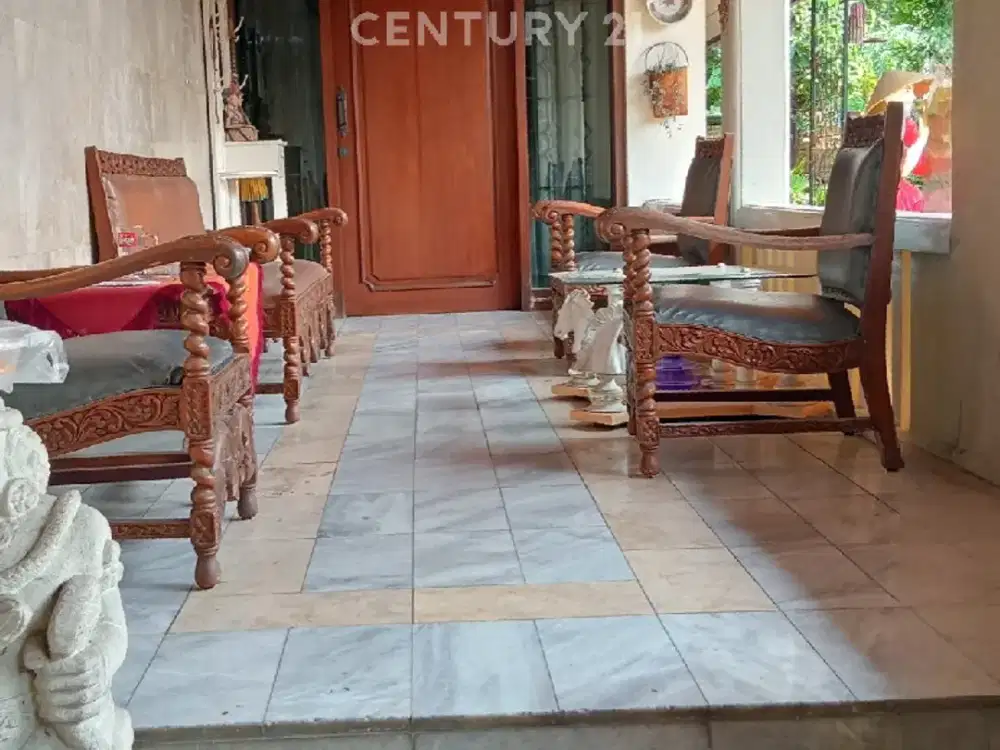 Rumah  Asri Dan Luas Di Rawamangun, Jakarta S9139