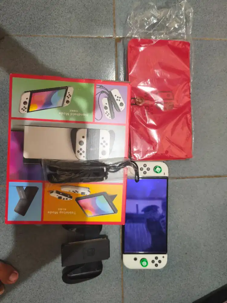 DIJUAL NINTENDO SWITCH OLED 512 PUTIH