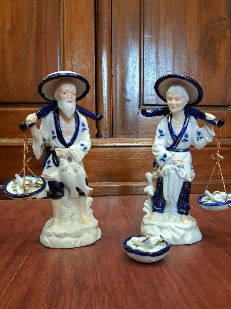 Patung porcelain China
