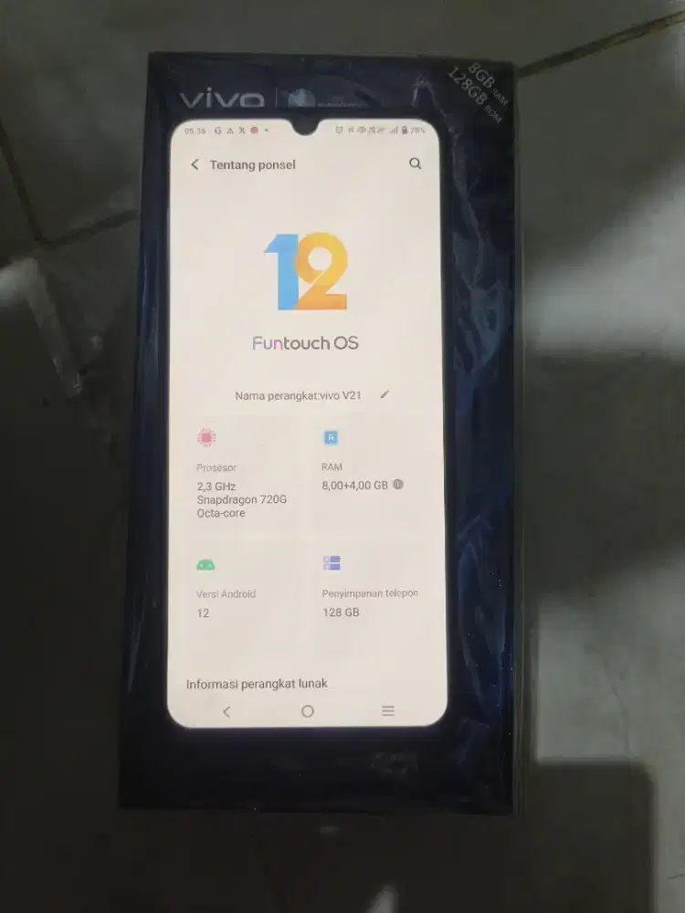 Vivo v 21 8/128gb
