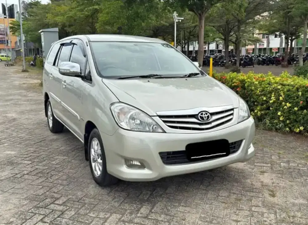 Innova 2.5 G Solar MT 2010 , Km 70 ribuan