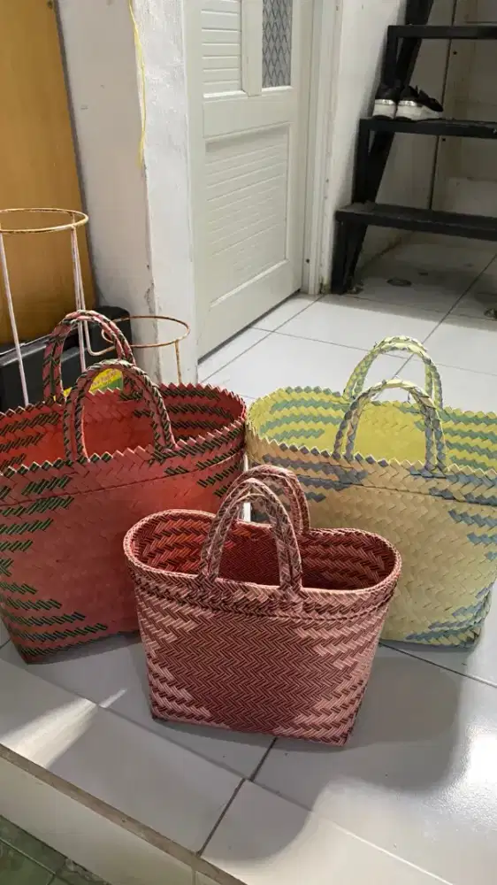 Tas keranjang anyaman