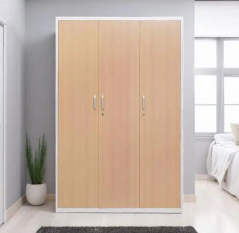 Lemari 3 pintu Weslyn