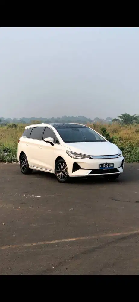 BYD M6 SUPERIOR 7 SEATER 2024 PUTIH
