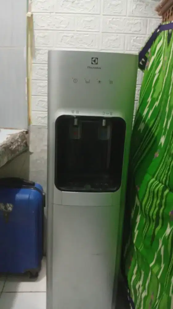 Dispeser elektroluk bekas