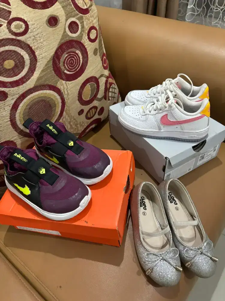 Sepatu nike kids