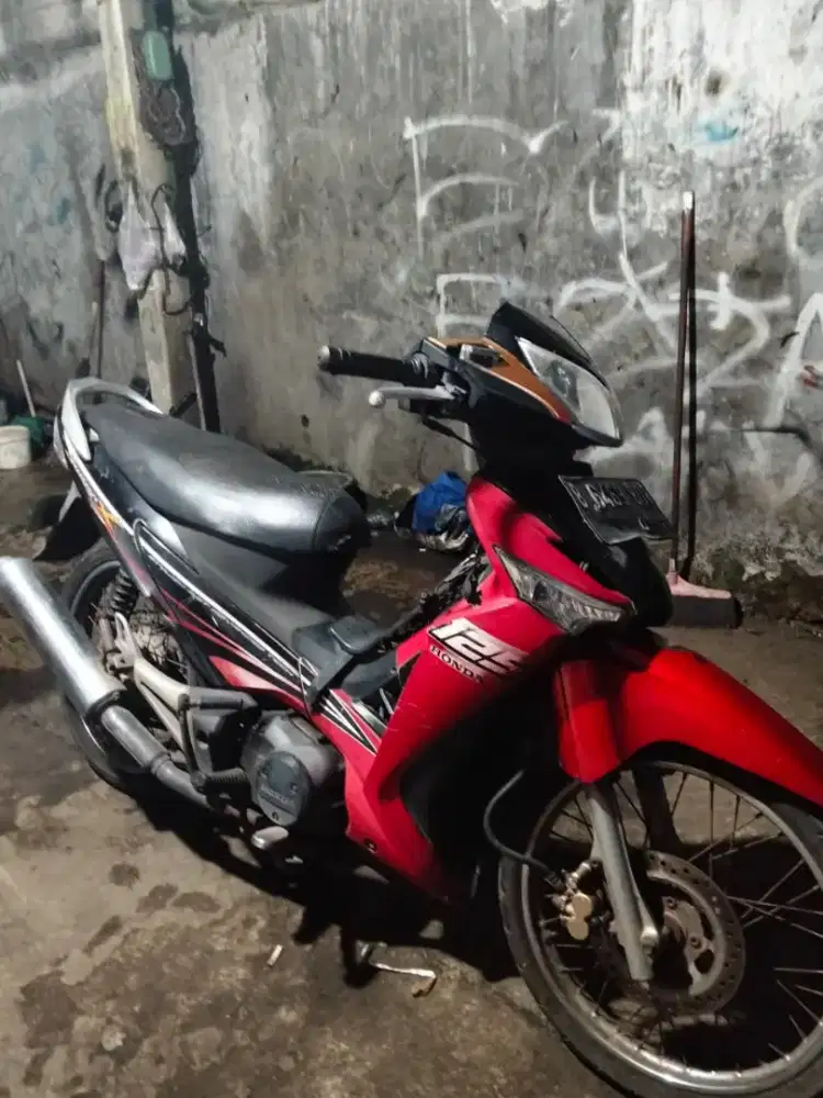 Di jual motor Supra x