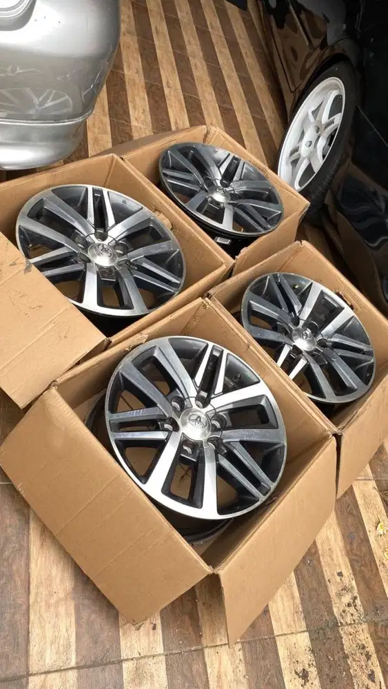 Velg Fortuner R18 Like New Pakero hilux triton terano DLL