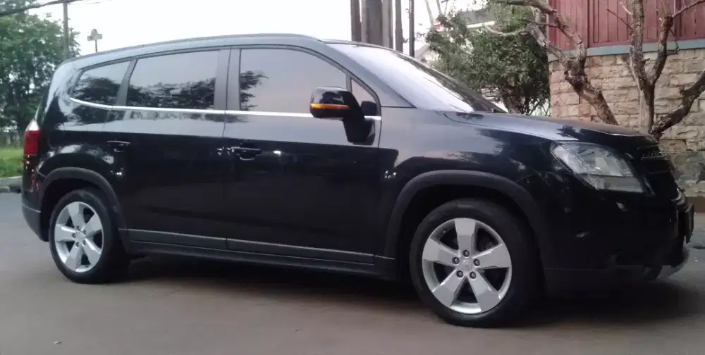 Chevrolet Orlando 1.8 LT 2015 Hitam AT Terawat