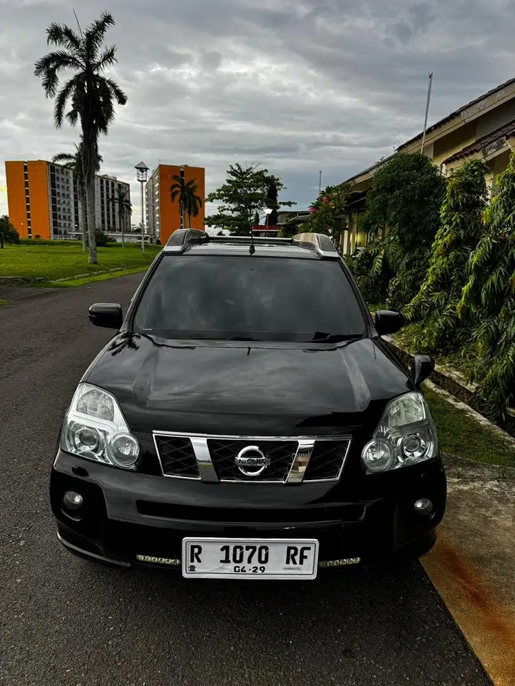 Nissan Xtrail 2.5 Xt Hitam istimewa