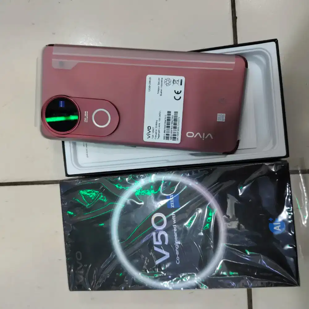Vivo V50 5G 12/256 like new lokasi jakarta timur PGC