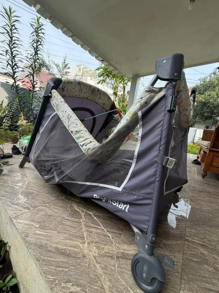 Box bayi merk brightstart (besi rusak)