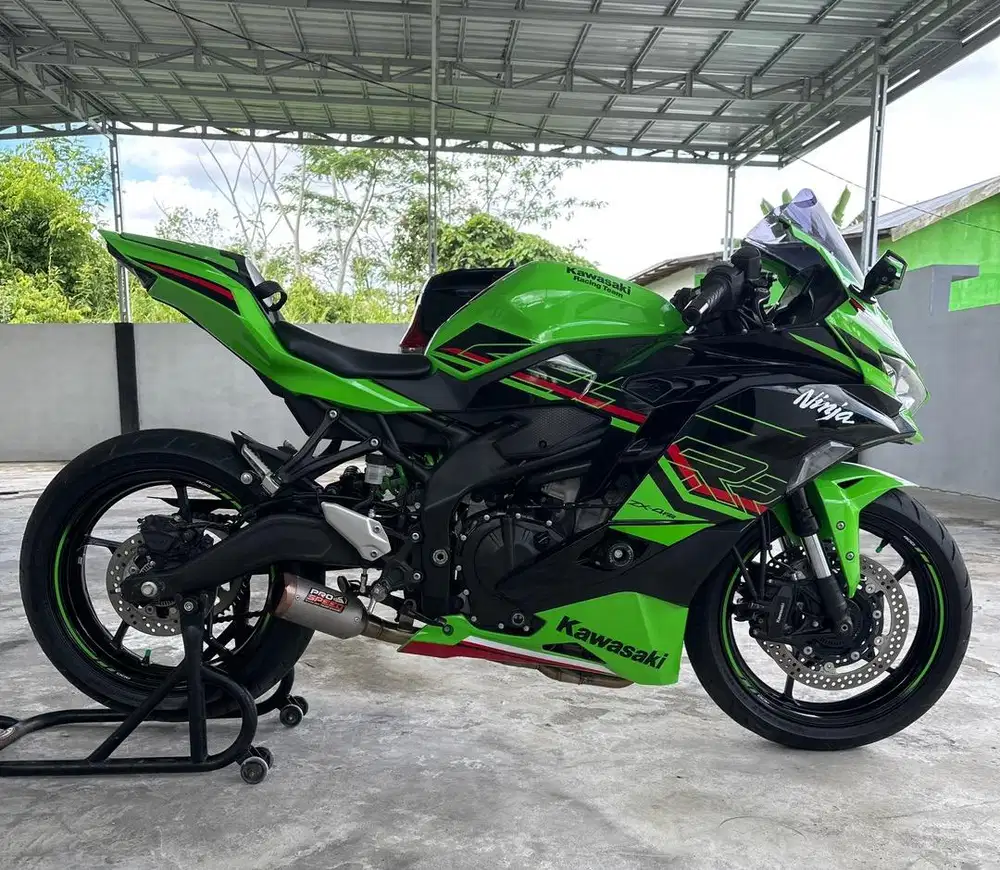 Kawasaki ZX4RR. 400 CC