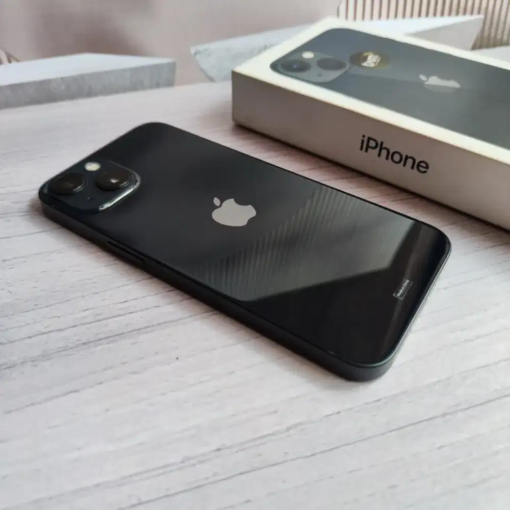 iPhone 13 128 GB iBox kondisi like new