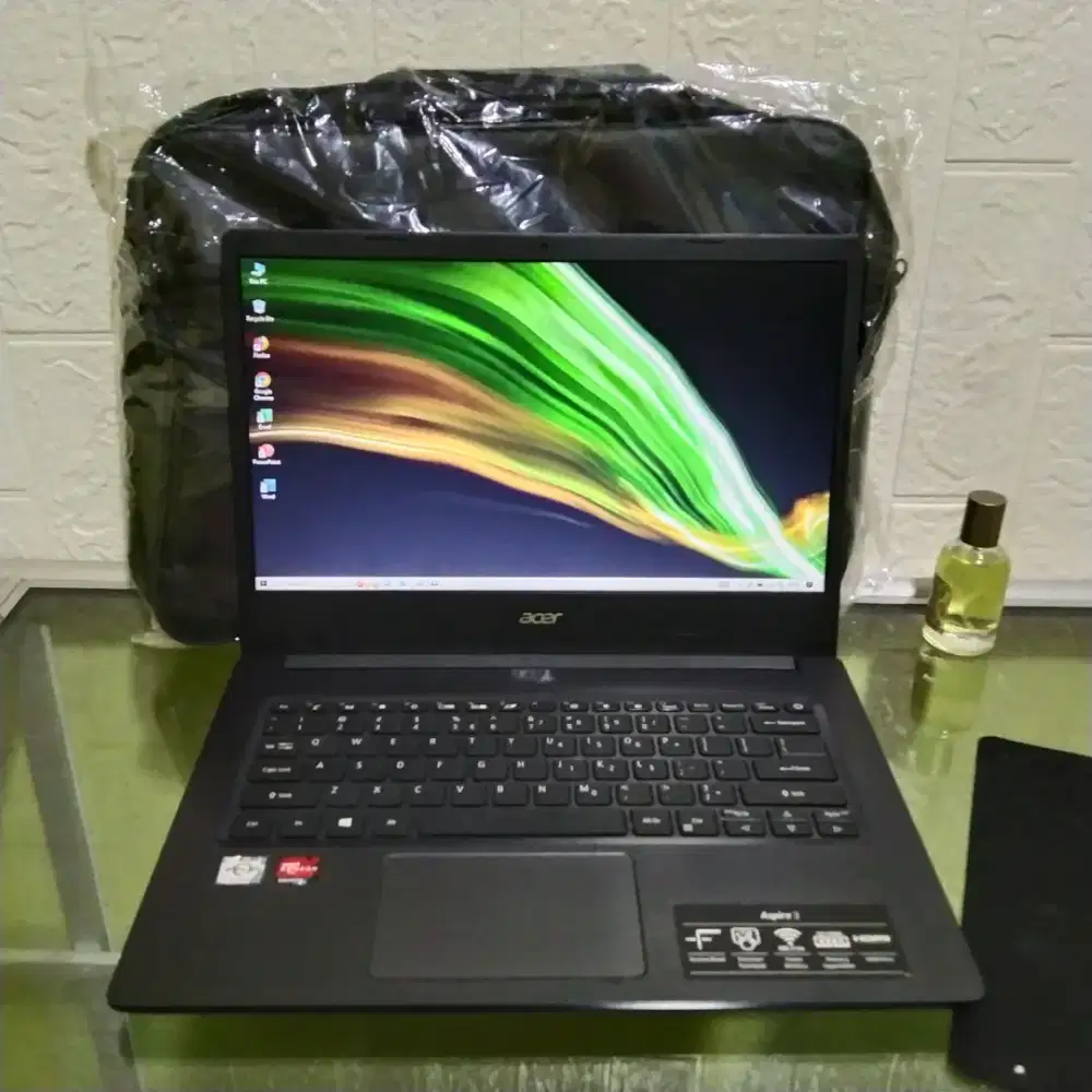 Laptop Acer ssd 512gb ram 4gb body slim normal