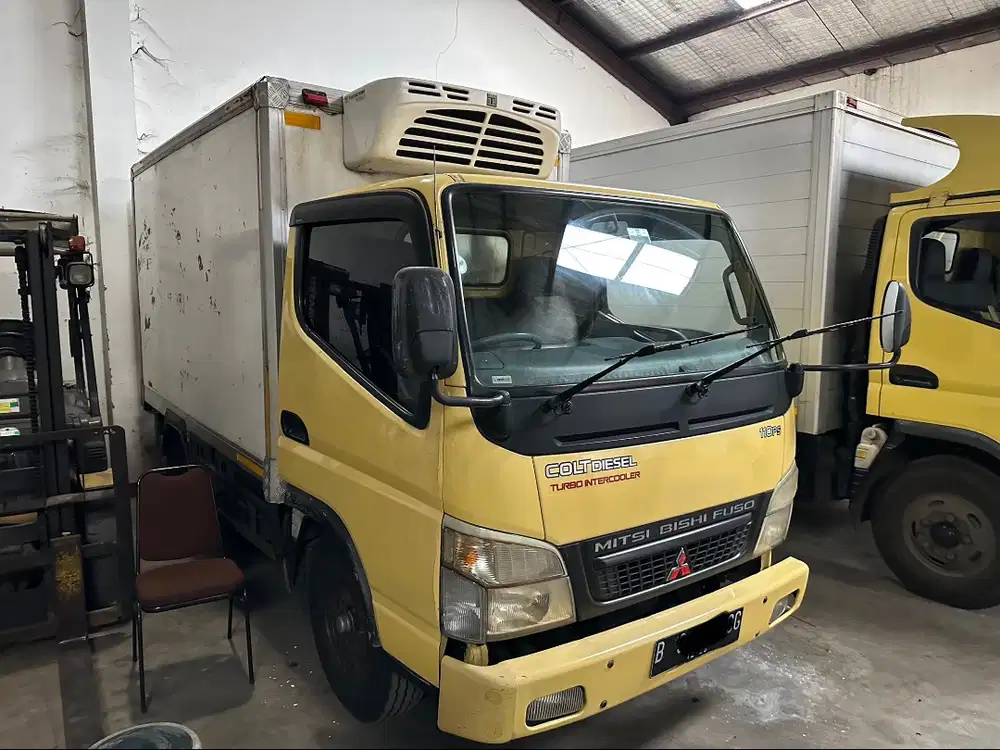 Colt Diesel Engkel box freezer 2011 chiller thermoking bok pendingin