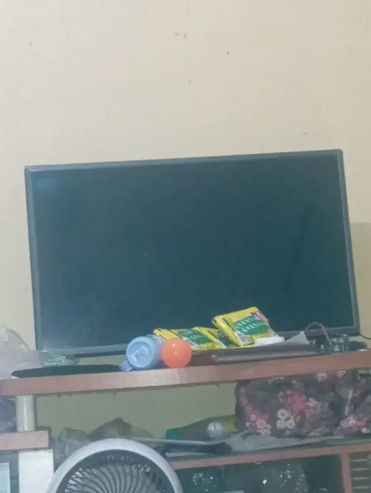 Di jual aj NIH TV LED nya 32inc