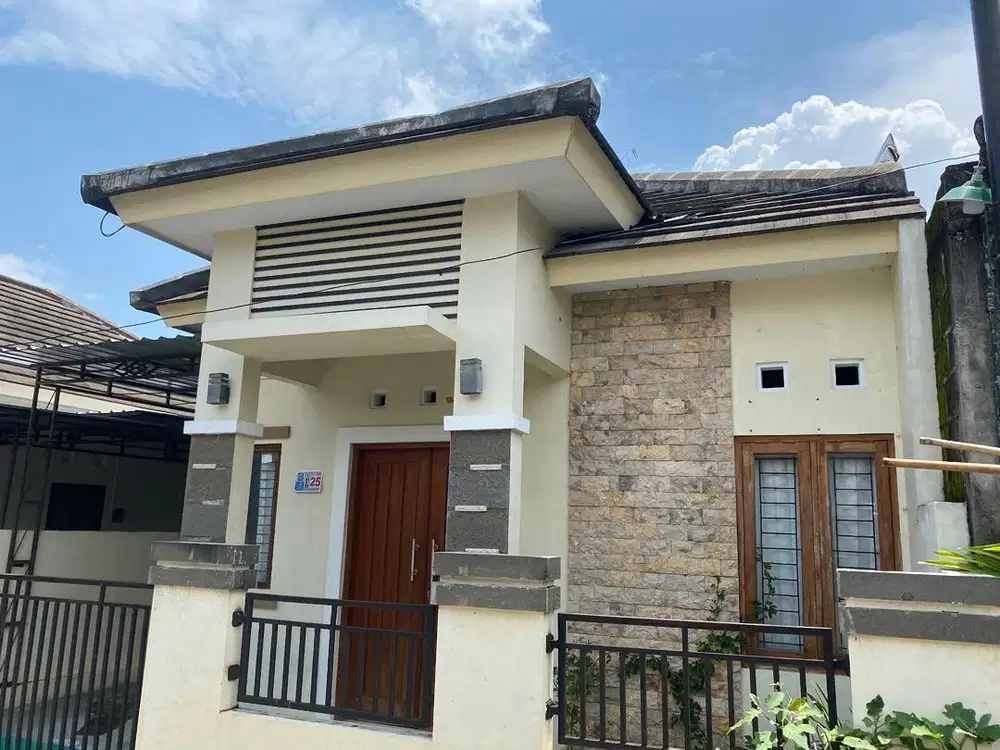 DISEWAKAN RUMAH