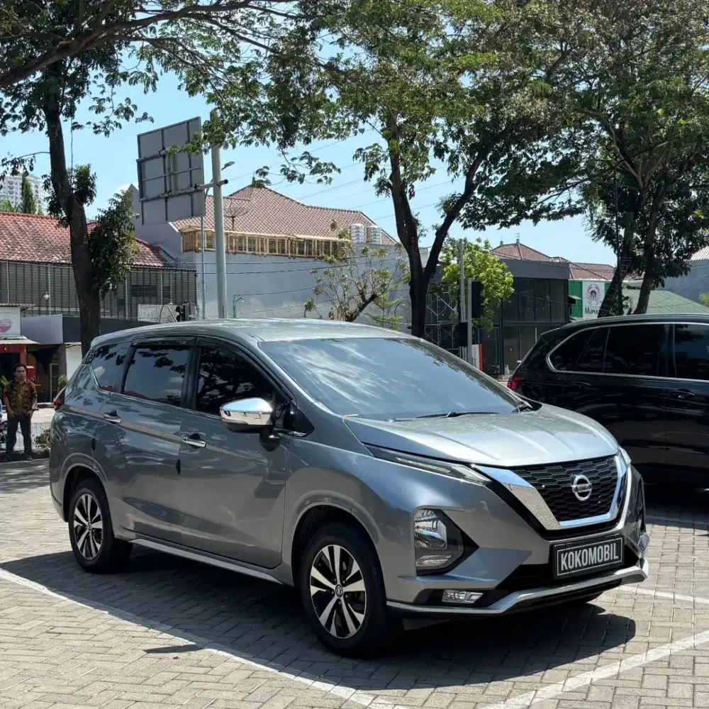 NISSAN LIVINA 2019