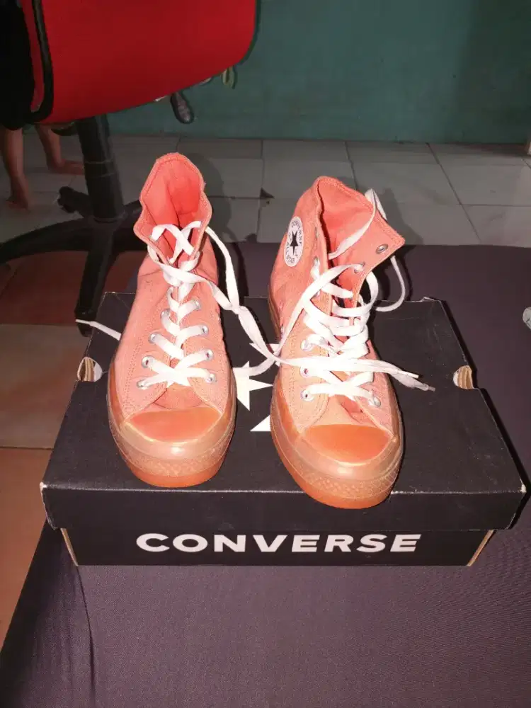 Sepatu ori seken