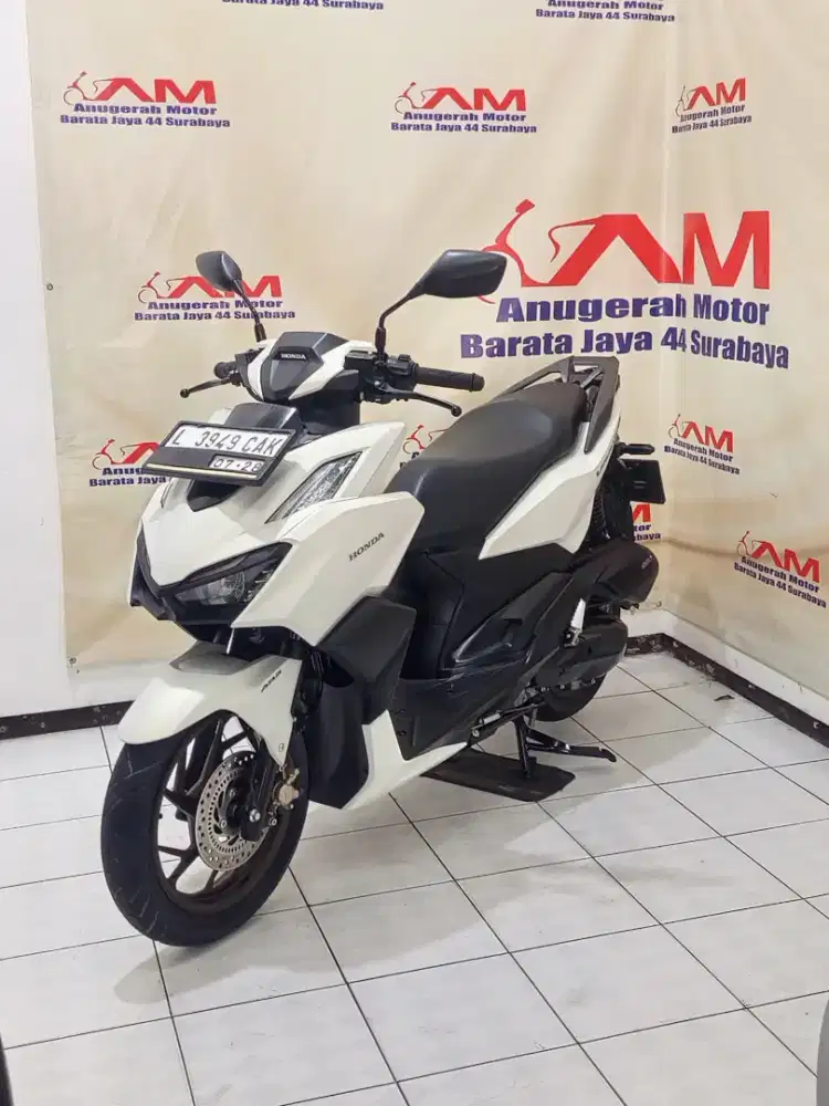 Km 10 Ribu Honda new vario 160 Abs tahun 2023 warna putih