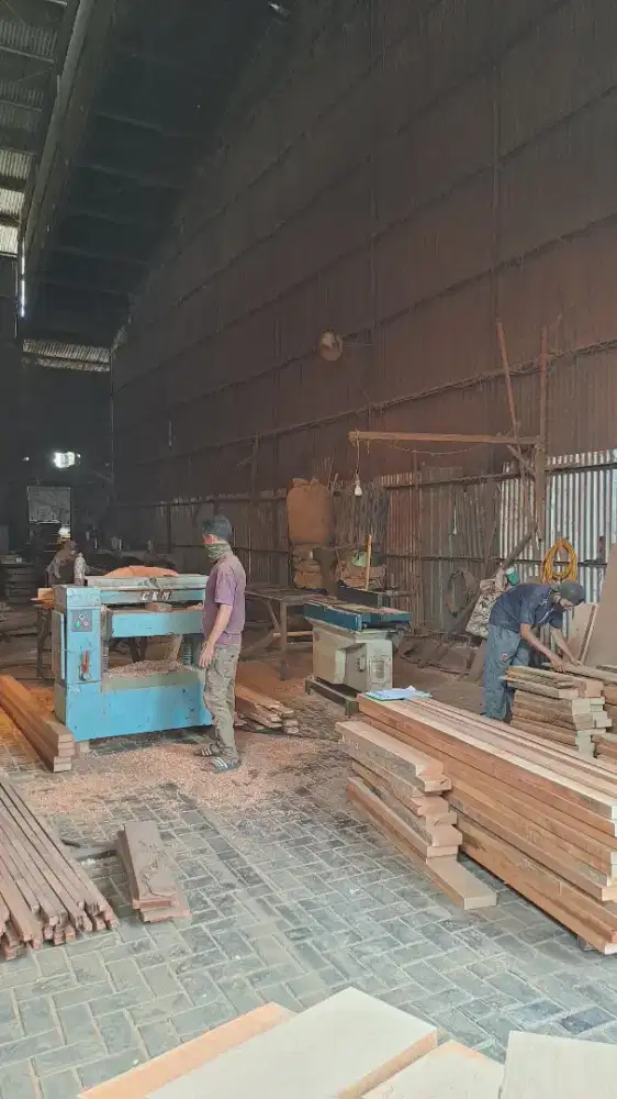 dicariyg berpengalaman di bidang kayu