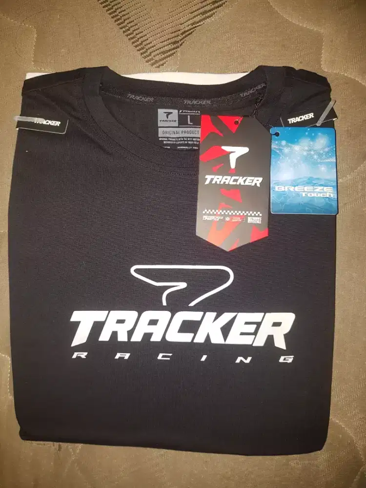 Kaos Tracker, Topi Tracker & Tas Slempang