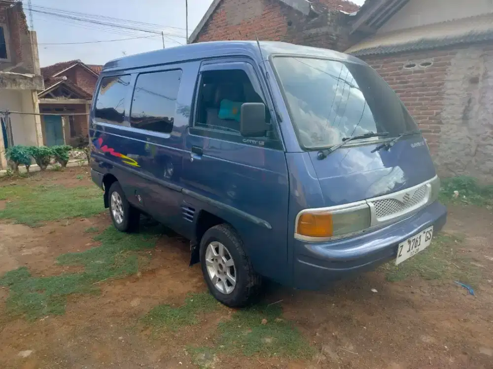 Suzuki Futura DRV M/T Tahun 2004