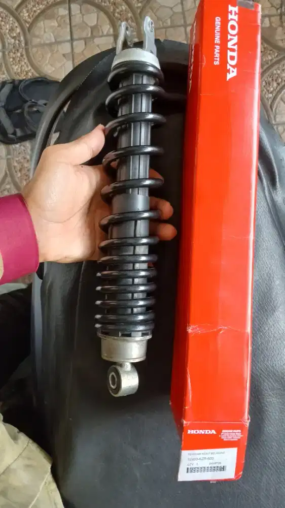 shock belakang vario helm-in KZR