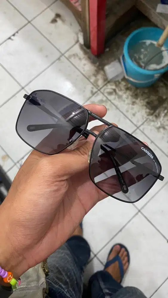 Kacamata sunglases