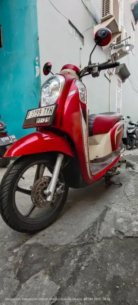 Jual cepat Motor Scoopy 2014