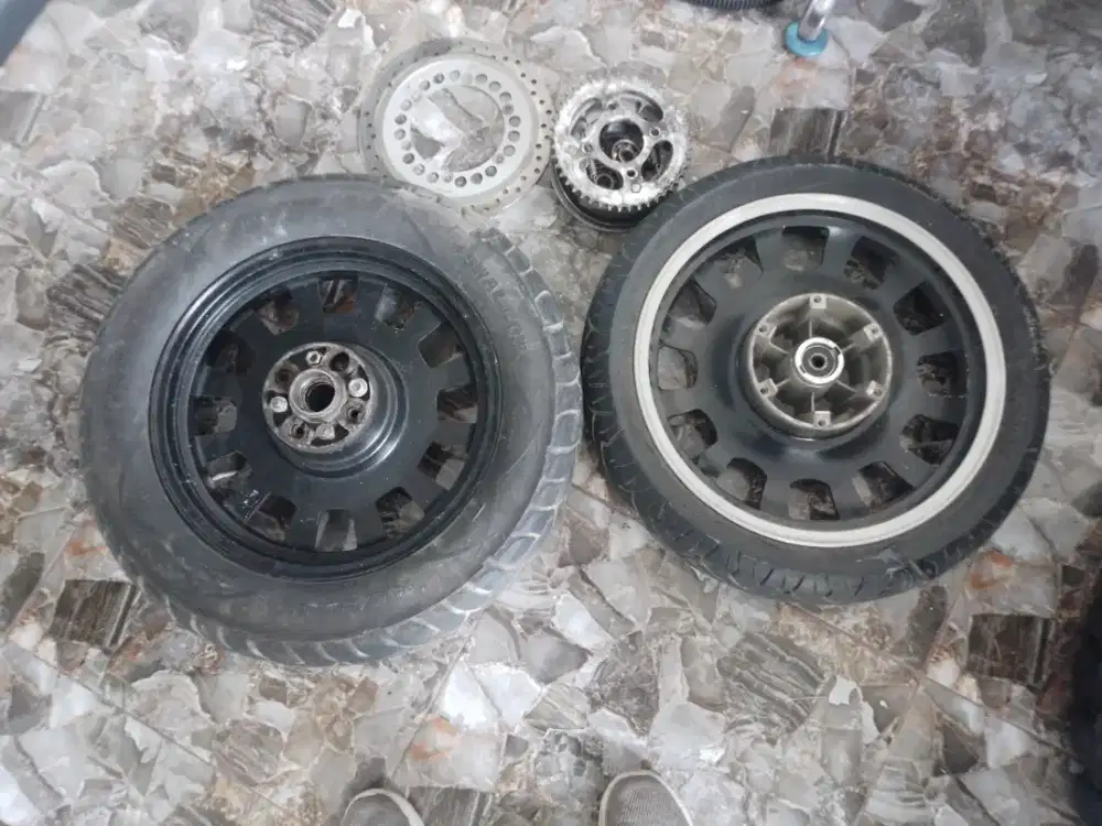 Dijual velg beserta ban