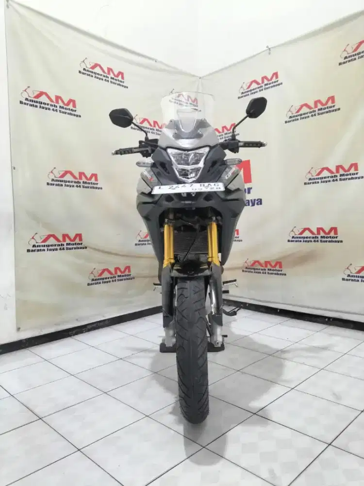 Km 7 Ribu Honda CB 150X warna hijau silver tahun 2022
