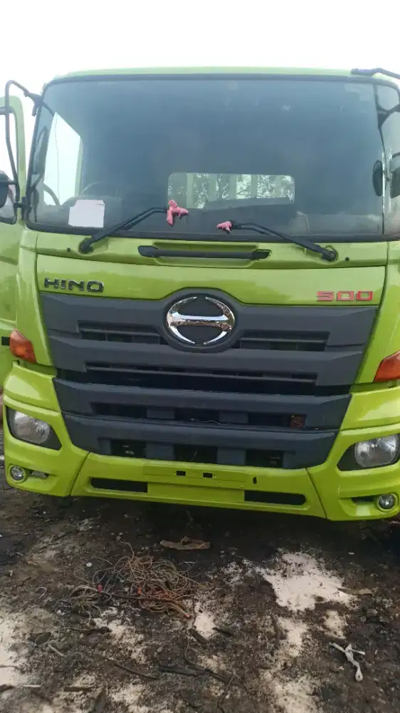 Hino slef loader