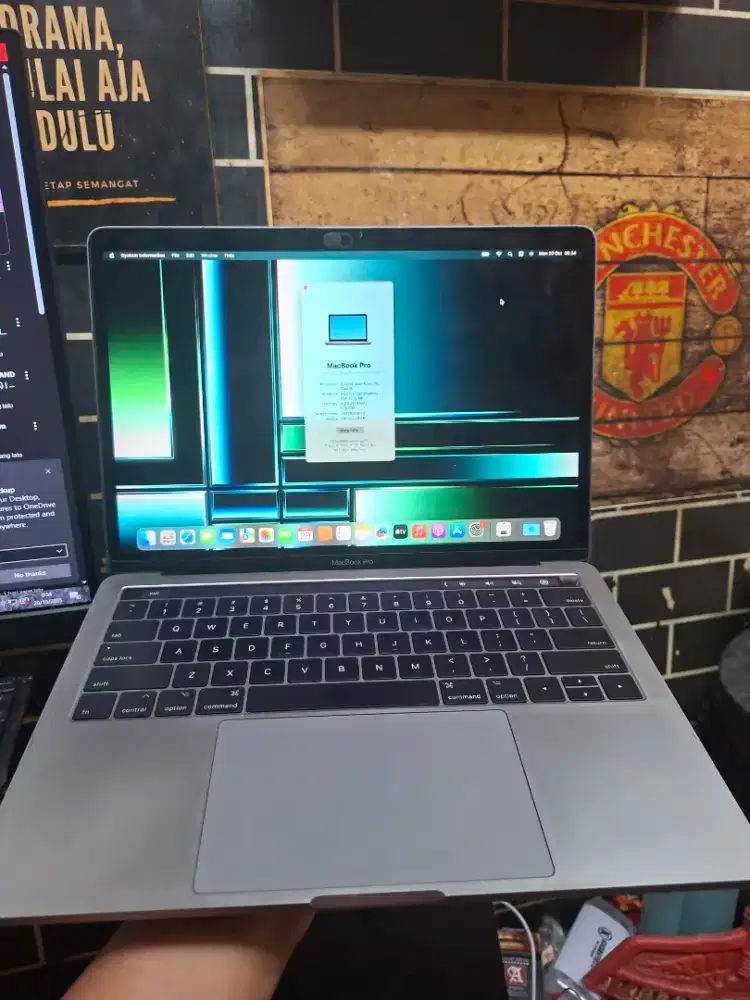 Macbook Pro 2017 Touchbar iBox Normal Siap Pakai
