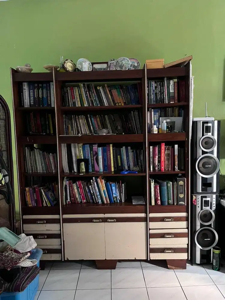 Lemari Buku Kuat Kokoh
